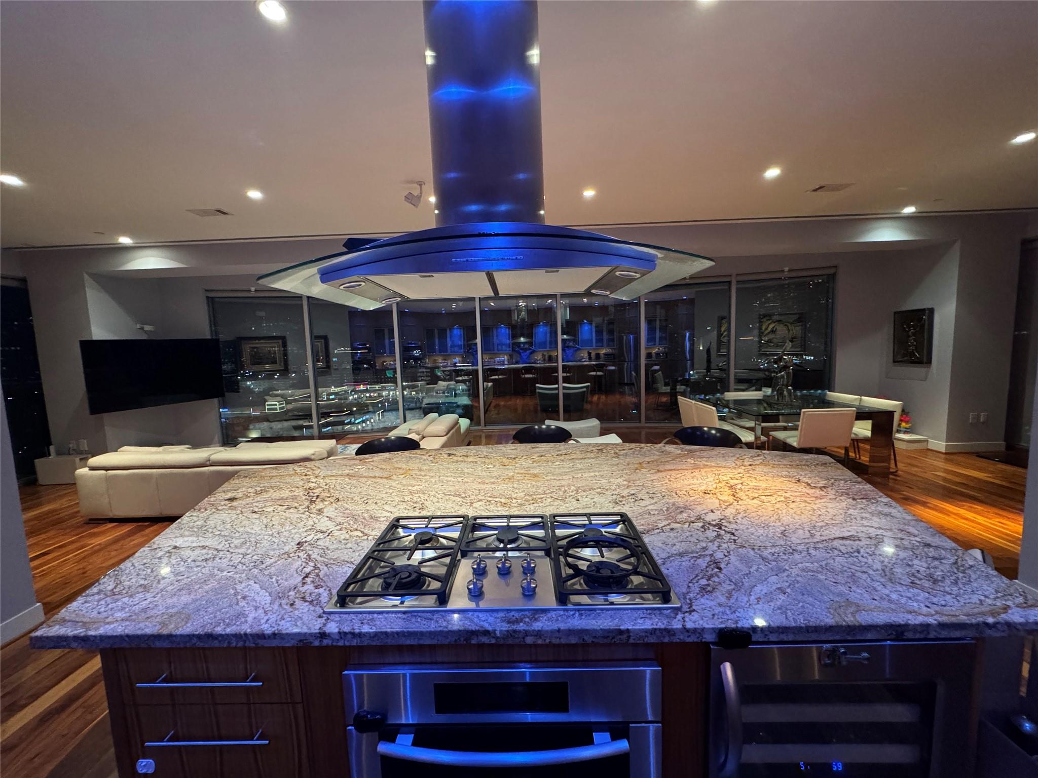 1600 Post Oak Boulevard 1206