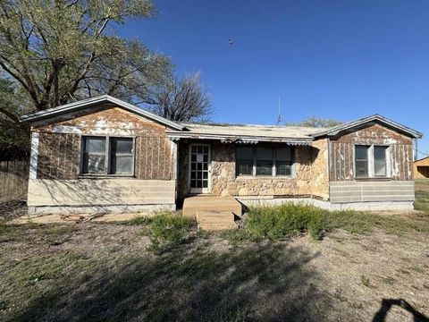Photo of 200 W 2nd Street, Edmonson, TX 79032 (MLS # 4316748) Photo of 200 W 2nd Street, Edmonson, TX 79032 (MLS # 4316748)