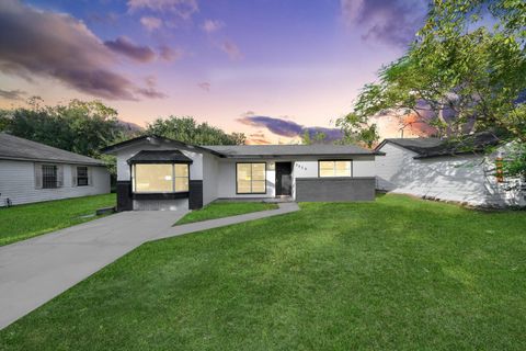 Photo of 2926 Knotty Oaks Trl Trail, Houston, TX 77045 (MLS # 50811241)