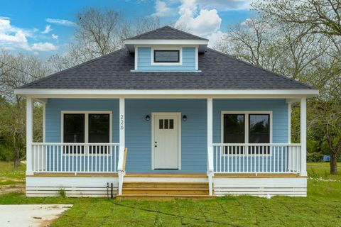 Photo of 226 N Dixie Street, Brenham, TX 77833 (MLS # 18001503)