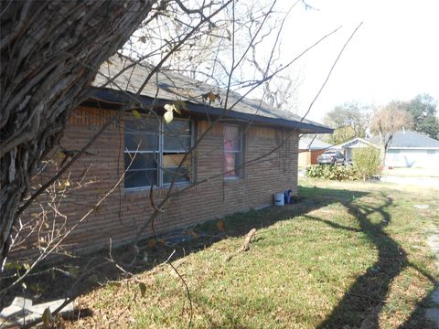 2711 S Knotty Oaks Trl Key South Houston TX 77045