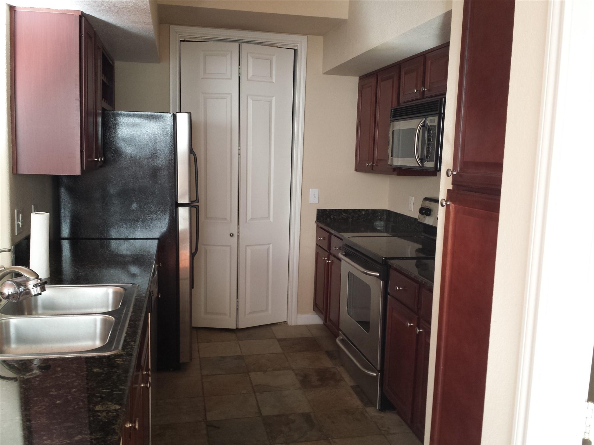 7575 Kirby Drive 2403