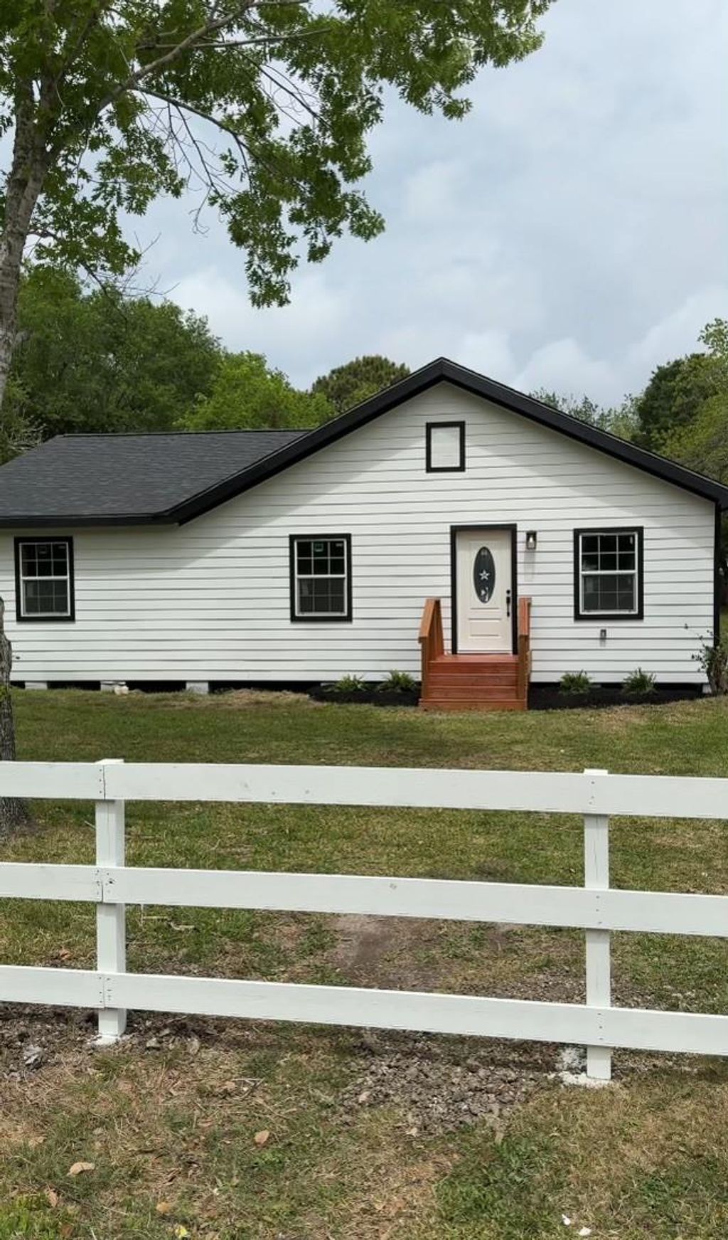 Photo of 8414 Schiro Road, Hitchcock, TX 77563 (MLS # 92496402)