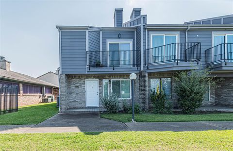 Photo of 1702 Good Day Drive, Missouri City, TX 77459 (MLS # 65895243)