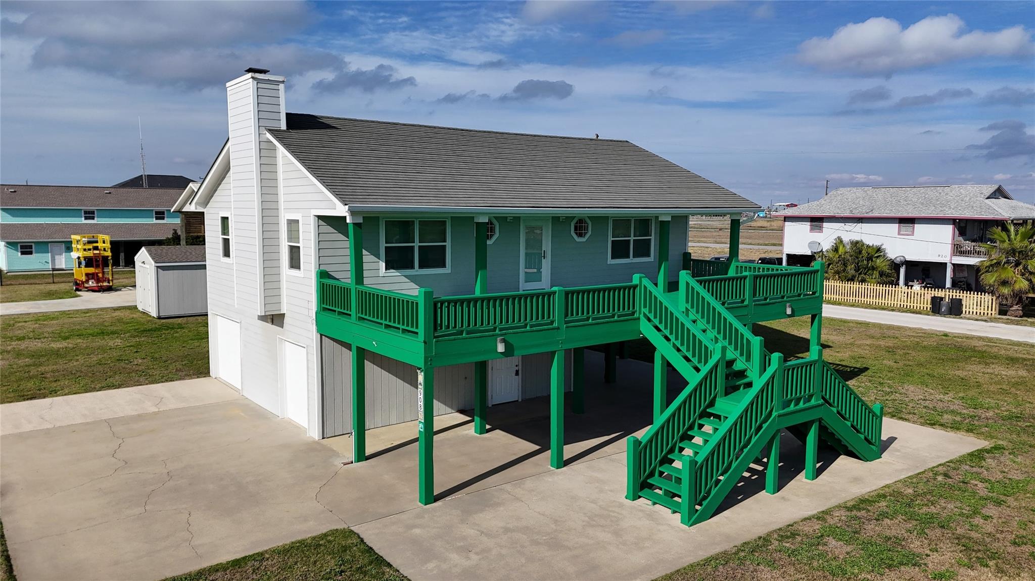 908 West Lane