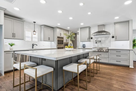 Photo of 1022 Martin Street, Houston, TX 77018 (MLS # 71398259)