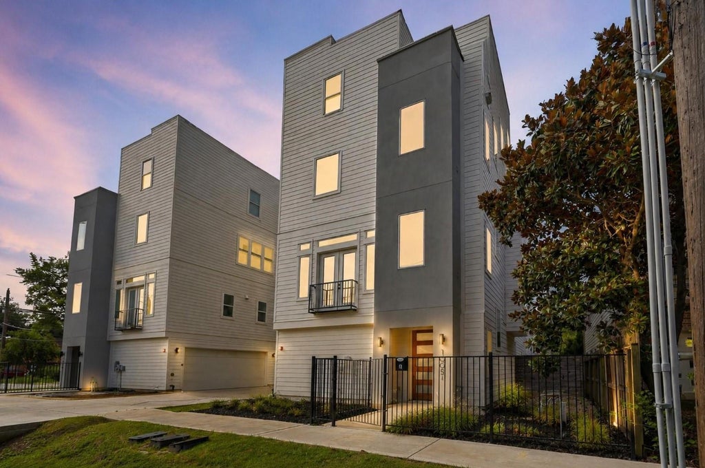 Photo of 1005 Kern Street #A, Houston, TX 77009 (MLS # 65082431)