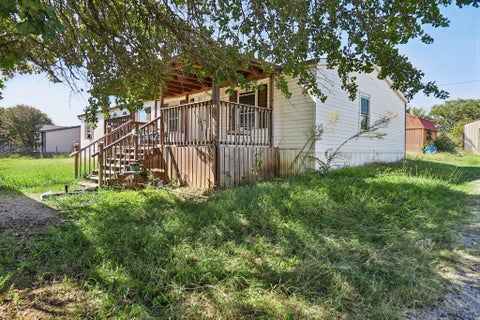 Photo of 169 Lowrey Circle, Springtown, TX 76082 (MLS # 19618350)