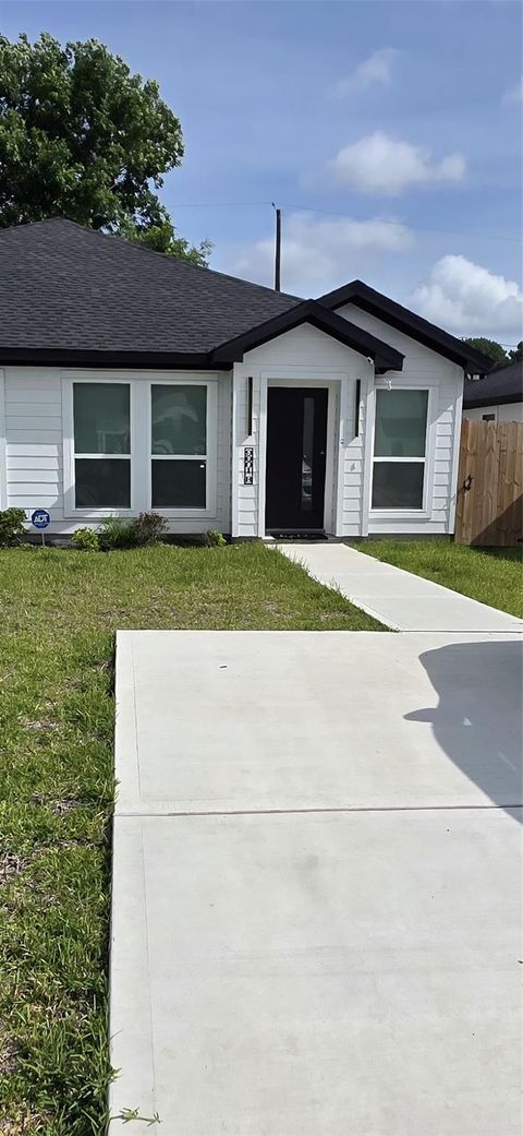 Photo of 9001 Nyssa Street #B, Houston, TX 77078 (MLS # 83179268)