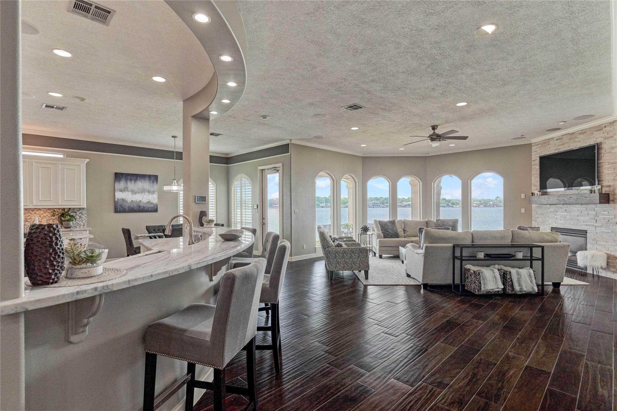 13625 Lakeside Place Drive
