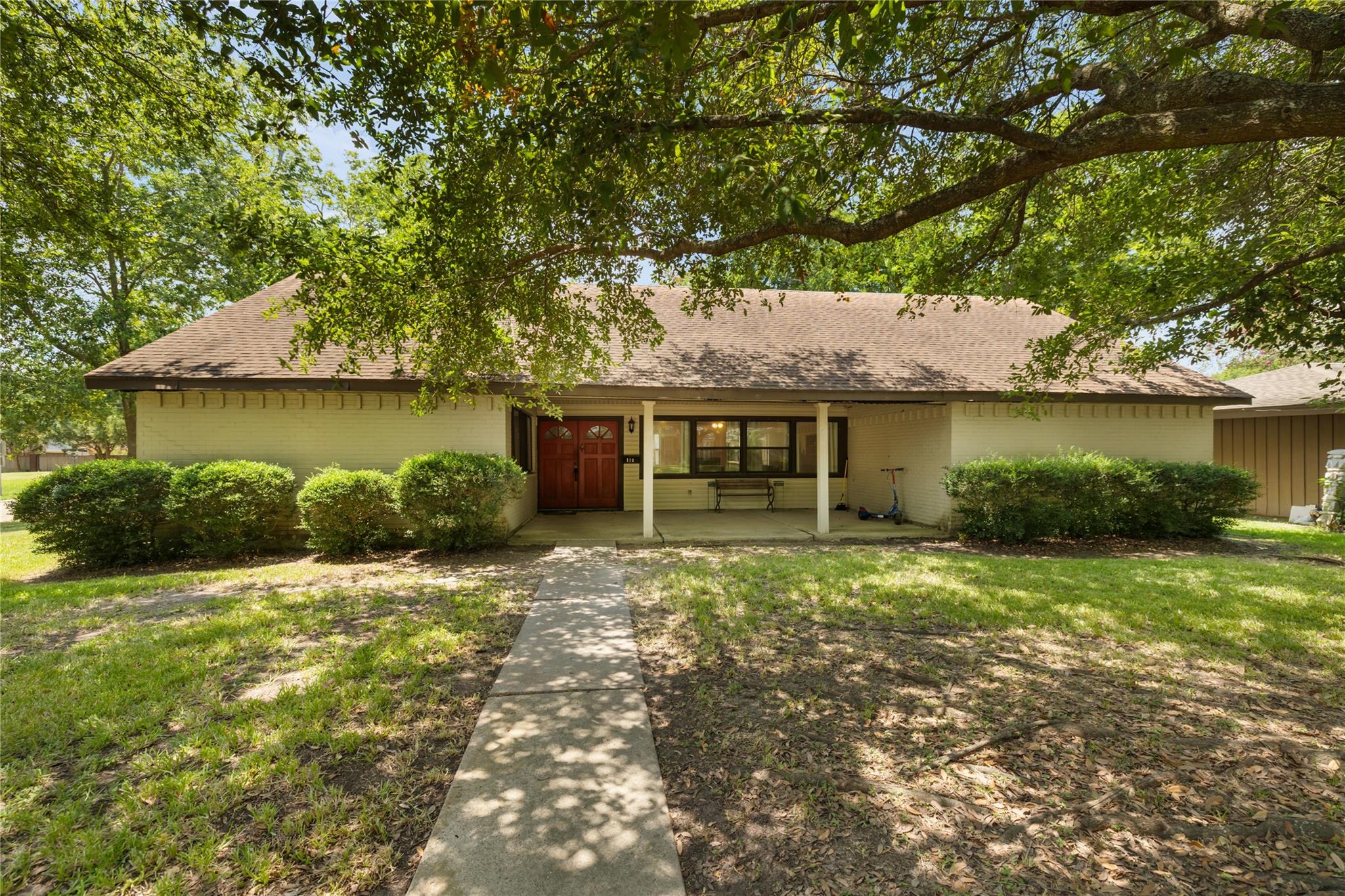 1103 Pecan Circle