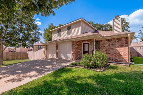 Photo of 2418 Settlers Way, Huntsville, TX 77320 (MLS # 58412168)