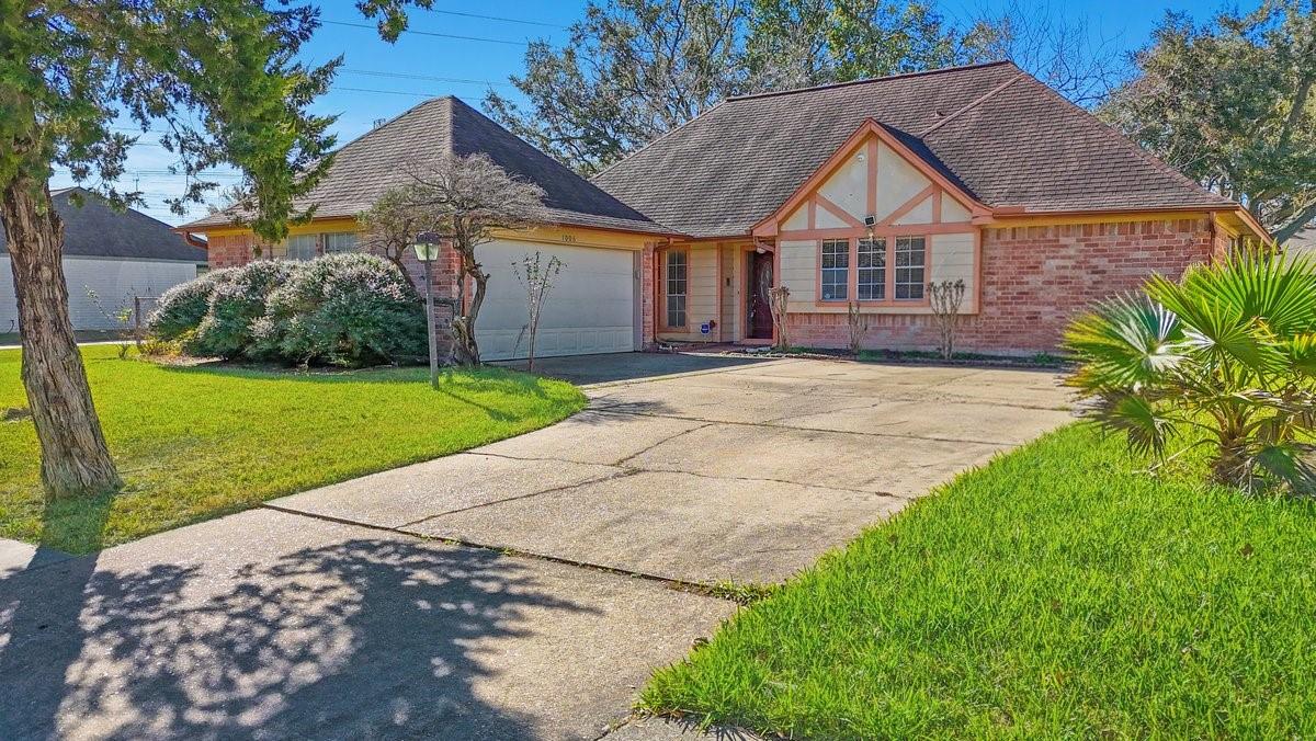 1006 Bolton Drive