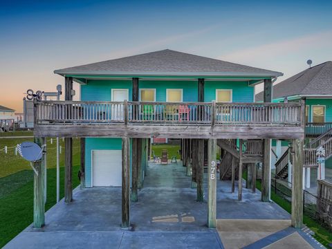 Photo of 978 Seadrift Drive, Crystal Beach, TX 77650 (MLS # 46788006)