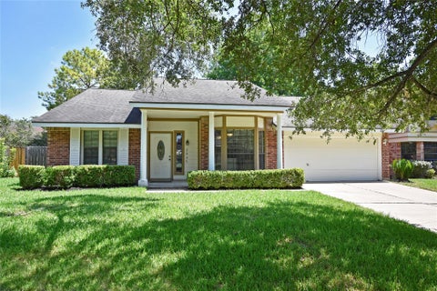 Photo of 2035 Shorewood Lane, Sugar Land, TX 77479 (MLS # 61169294)
