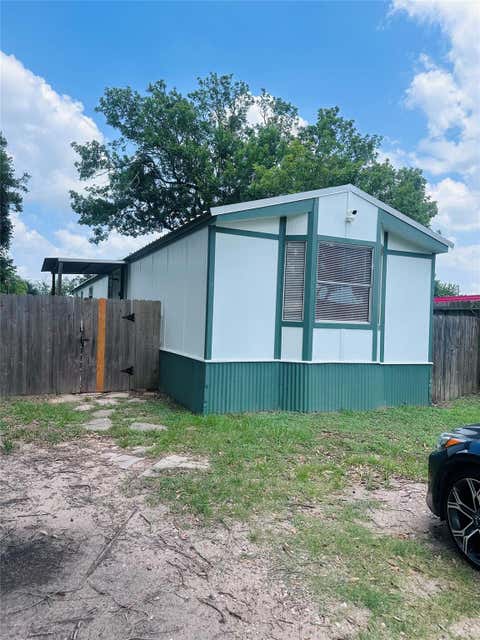 Photo of 420 10th Street, Hempstead, TX 77445 (MLS # 54018917)