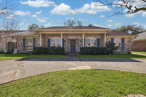Photo of 6207 S Braeswood Boulevard, Houston, TX 77096 (MLS # 58630273)