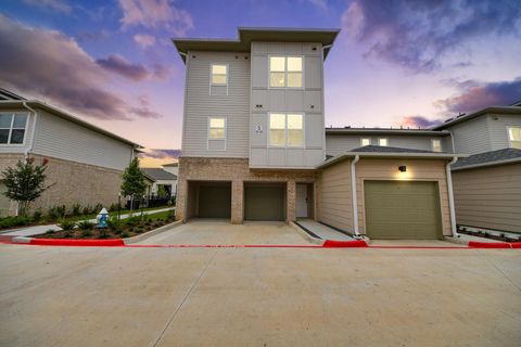 Photo of 2002 Spring Stuebner Rd #201, Spring, TX 77389 (MLS # 61464103)