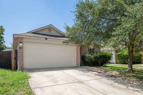Photo of 9106 Laguna Rio, San Antonio, TX 78251 (MLS # 41555023)