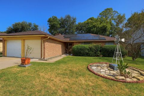 Photo of 11002 Radford Lane, Houston, TX 77099 (MLS # 59087258)