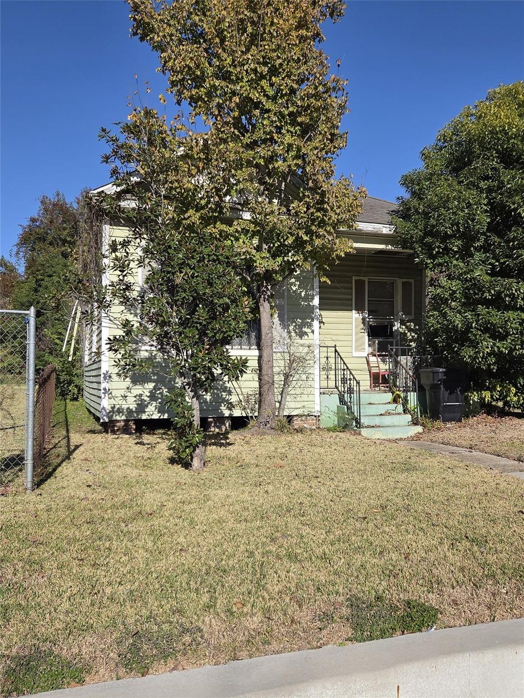 Photo of 7933 Goode Street, Houston, TX 77012 (MLS # 32265164)