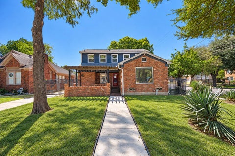 Photo of 2402 Barbee Street, Houston, TX 77004 (MLS # 97013852)