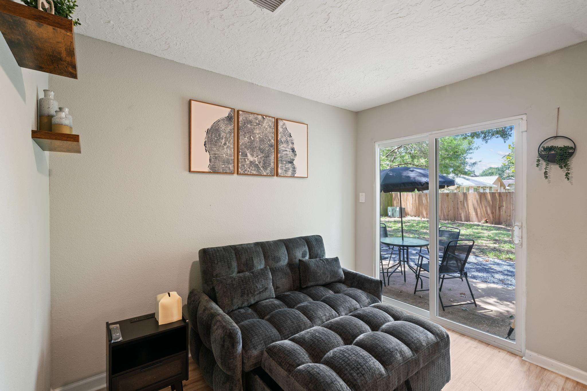 2523 Village Oak Drive