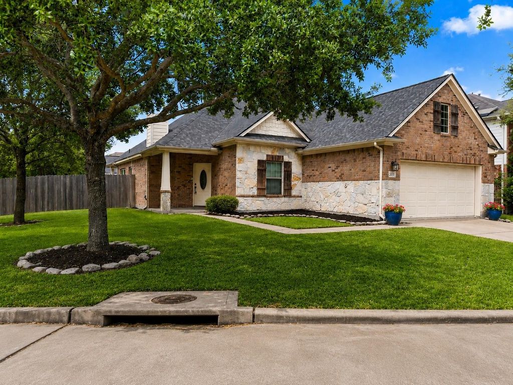 Photo of 2018 Knoll Oak Lane, Richmond, TX 77469 (MLS # 98960553)