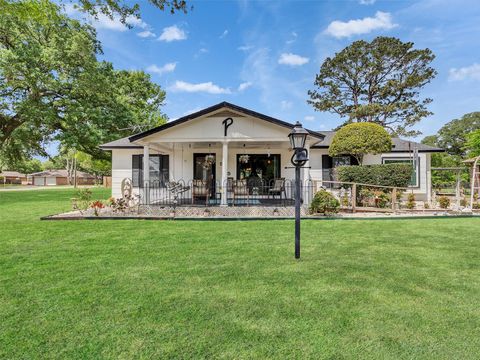 Photo of 905 Bartlett Road, Katy, TX 77493 (MLS # 83346333)
