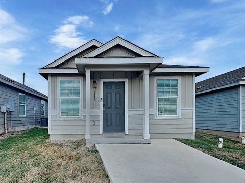 Photo of 5521 Verdugos Palace, San Antonio, TX 78244 (MLS # 57813237)