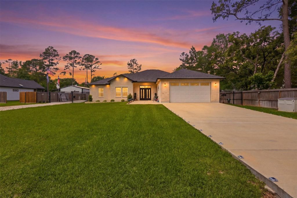 Photo of 13096 Mill Creek Drive S, Plantersville, TX 77363 (MLS # 33272932)