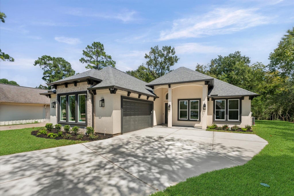 Photo of 40 Stanford Court, Montgomery, TX 77356 (MLS # 84489219)