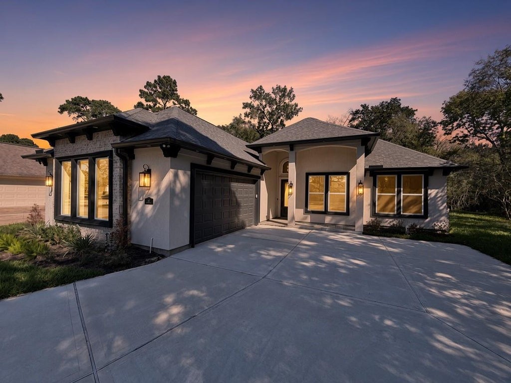 Photo of 40 Stanford Court, Montgomery, TX 77356 (MLS # 84489219)