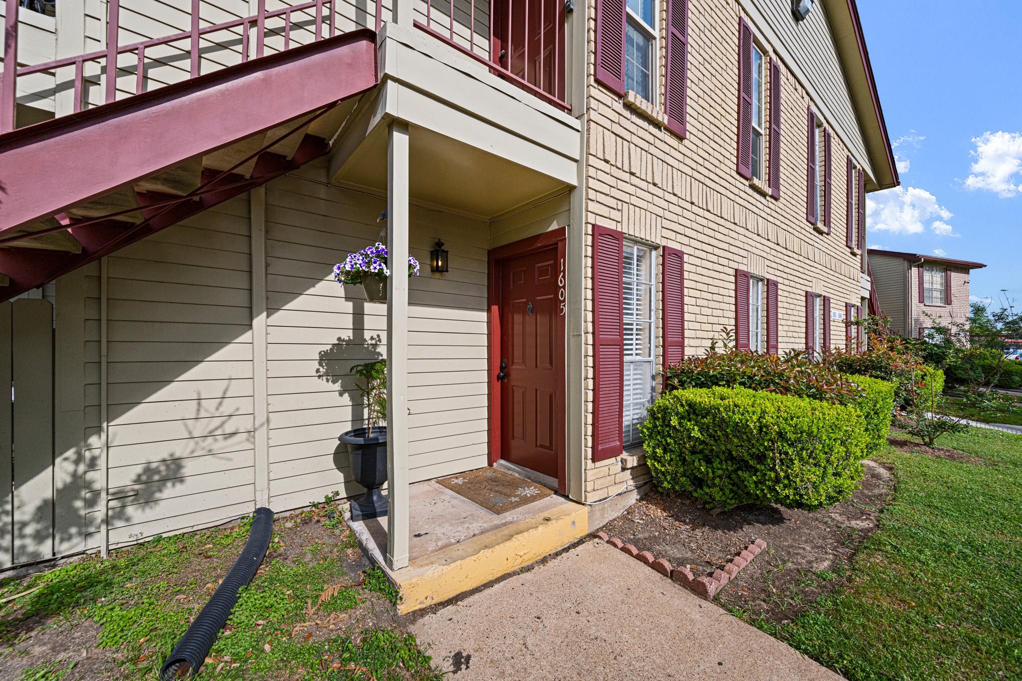 2120 El Paseo Street 1605