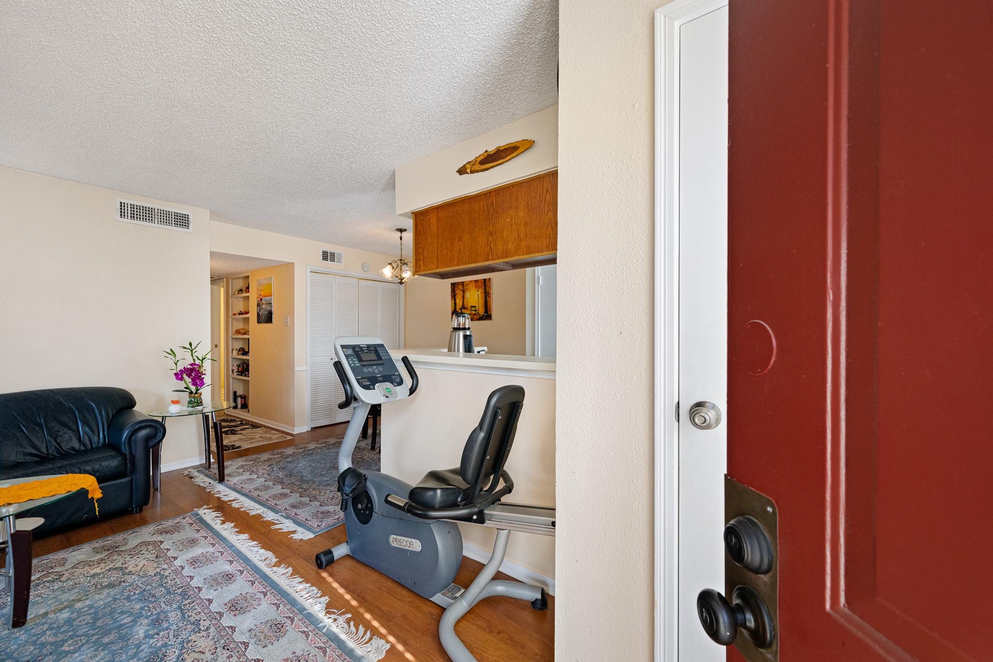 2120 El Paseo Street 1605