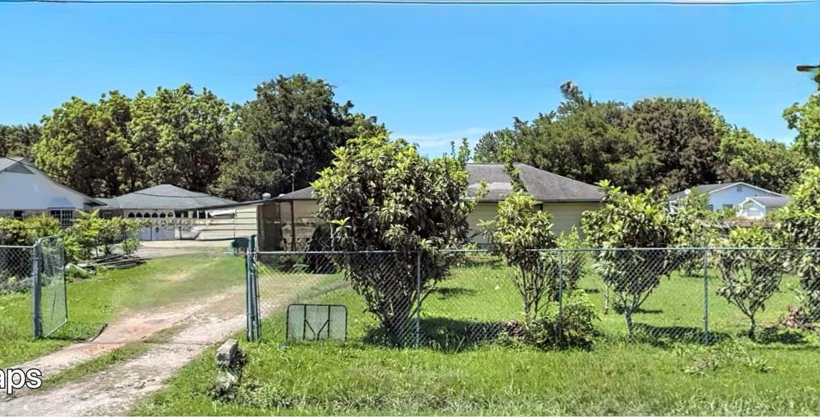 Photo 1 of 2 — 10410 Windsor, Houston, TX 77031