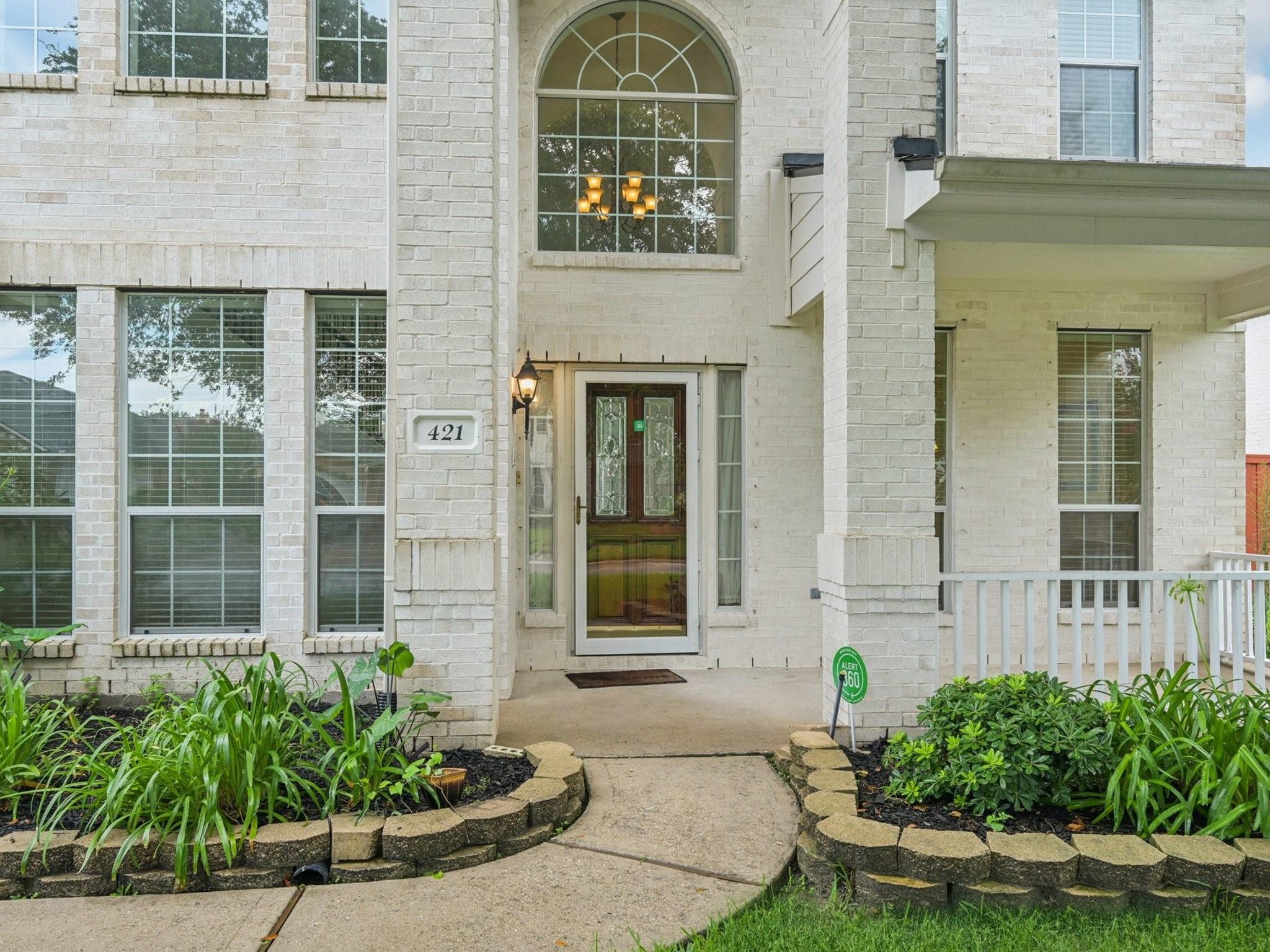 421 White Oak Pointe