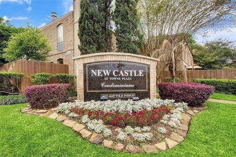 Photo of 4643 Wild Indigo Street #385, Houston, TX 77027 (MLS # 4528615)