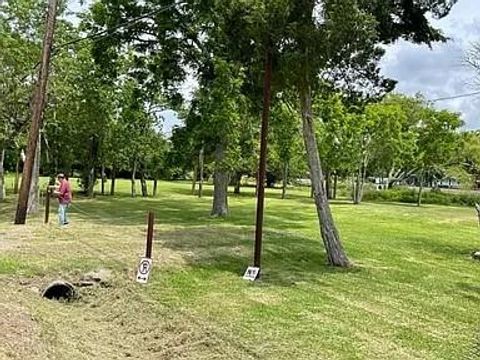 Vacant Land For Sale - 8312 Neville Avenue<br/> Hitchcock, TX 77563