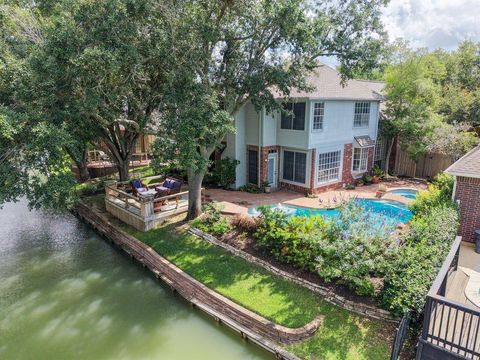 Homes For Sale - 1115 Mariner Cove<br/> Sugar Land, TX 77498