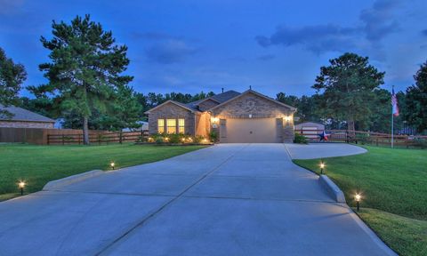 Photo of 16220 Fayette Street, Conroe, TX 77303 (MLS # 92748912)