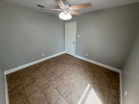 Tiny photo for 12127 Rhinebeck Drive, Houston, TX 77089 (MLS # 97386903)