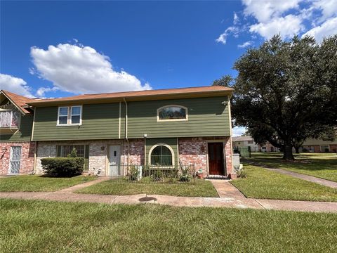 Photo of 129 Casa Grande Drive #129, Houston, TX 77060 (MLS # 83581830)