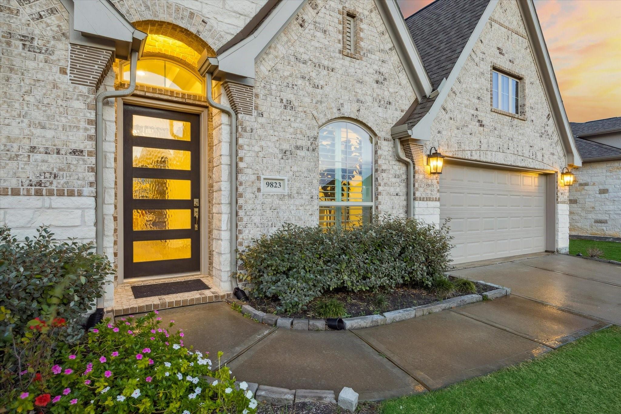 9823 Chapman Trail