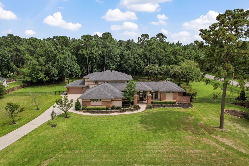 Photo of 9453 Deer Path Lane, Magnolia, TX 77354 (MLS # 45137312)