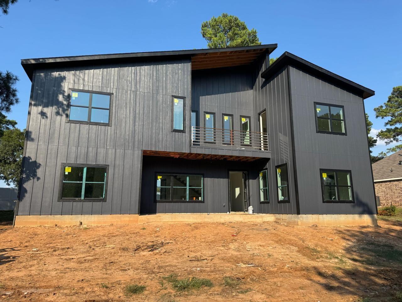 7292 Edgewater Drive