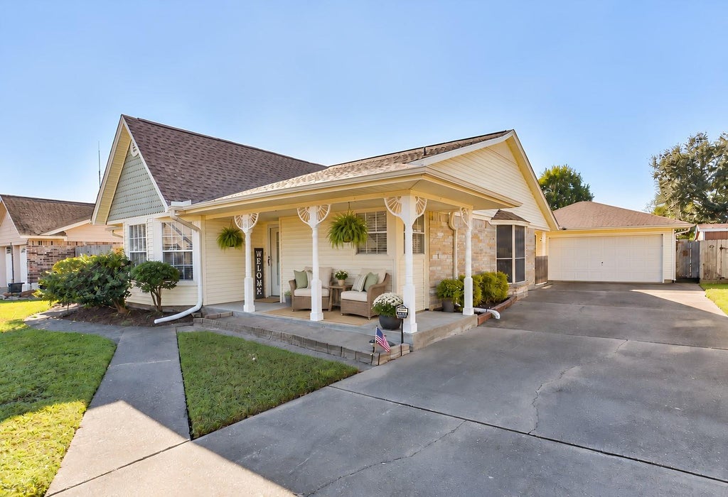 Photo of 601 Kimswick C Court, Deer Park, TX 77536 (MLS # 82892144)