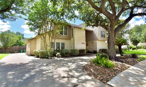 Photo of 11806 Braesridge Drive, Houston, TX 77071 (MLS # 30765082)