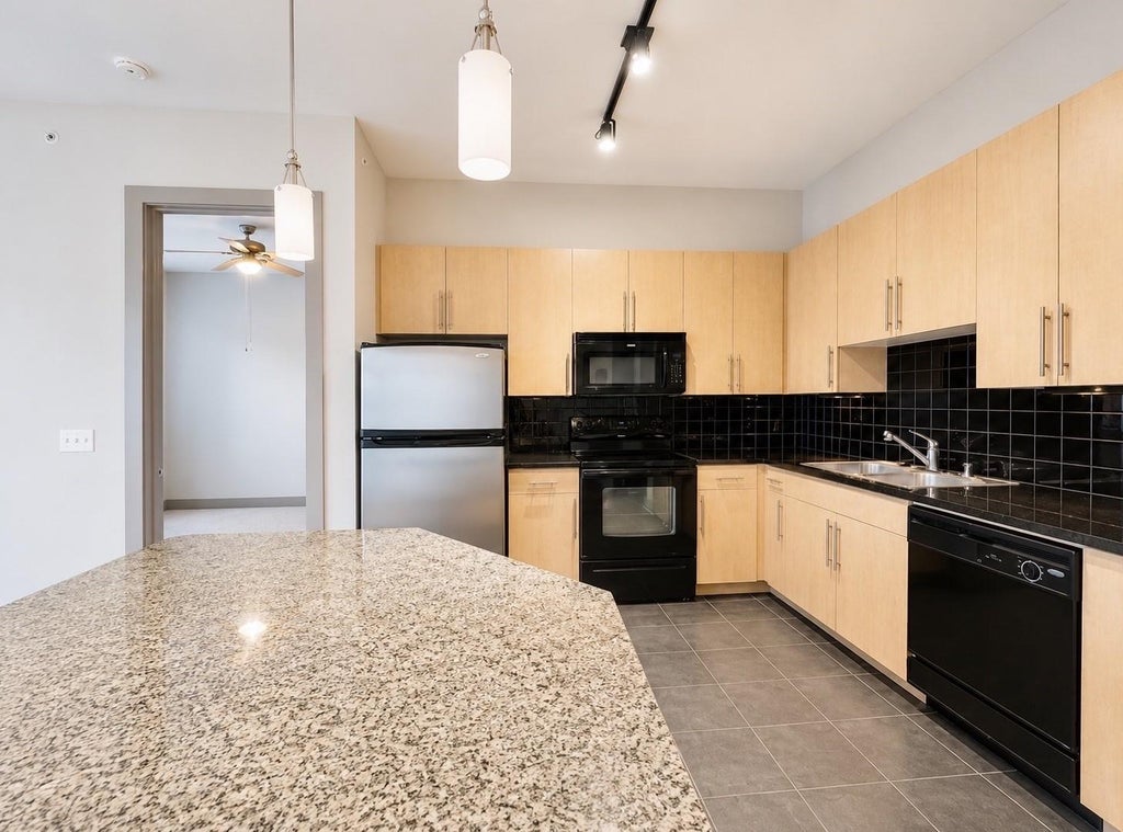 Photo of 3660 Richmond St Avenue #108, Houston, TX 77046 (MLS # 30734102)