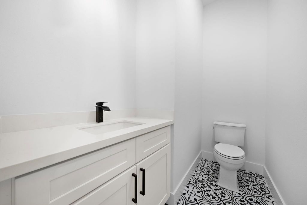 Photo of 1305 Amundsen St St N, Houston, TX 77009 (MLS # 11216656)